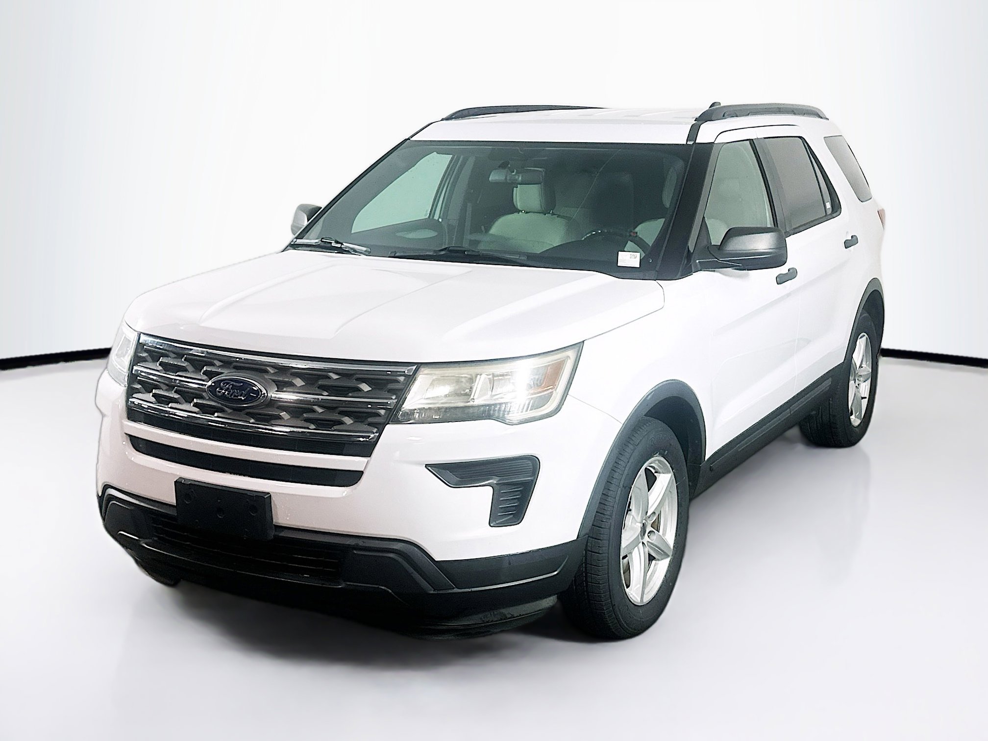Used 2018 Ford Explorer FWD image 3