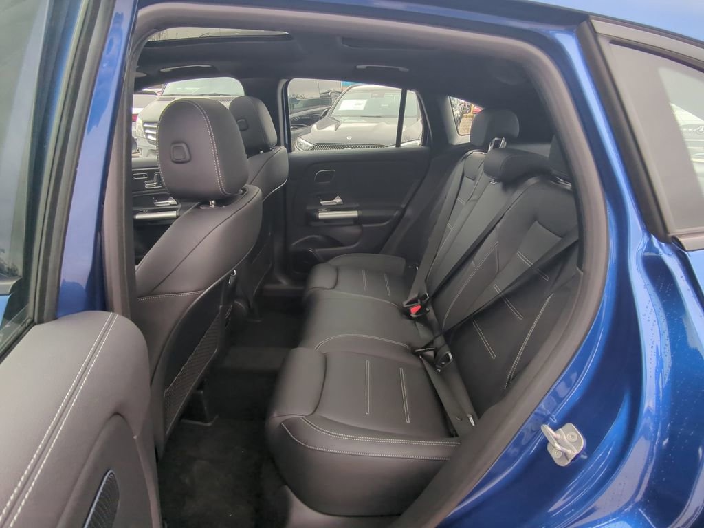 Certified 2025 Mercedes-Benz GLA 35 AMG 4MATIC image 5