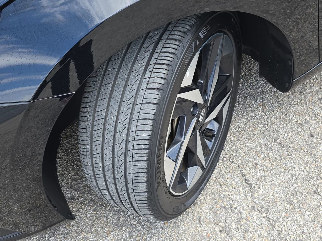 Used 2023 Hyundai Elantra SEL w/ Convenience Package image 30