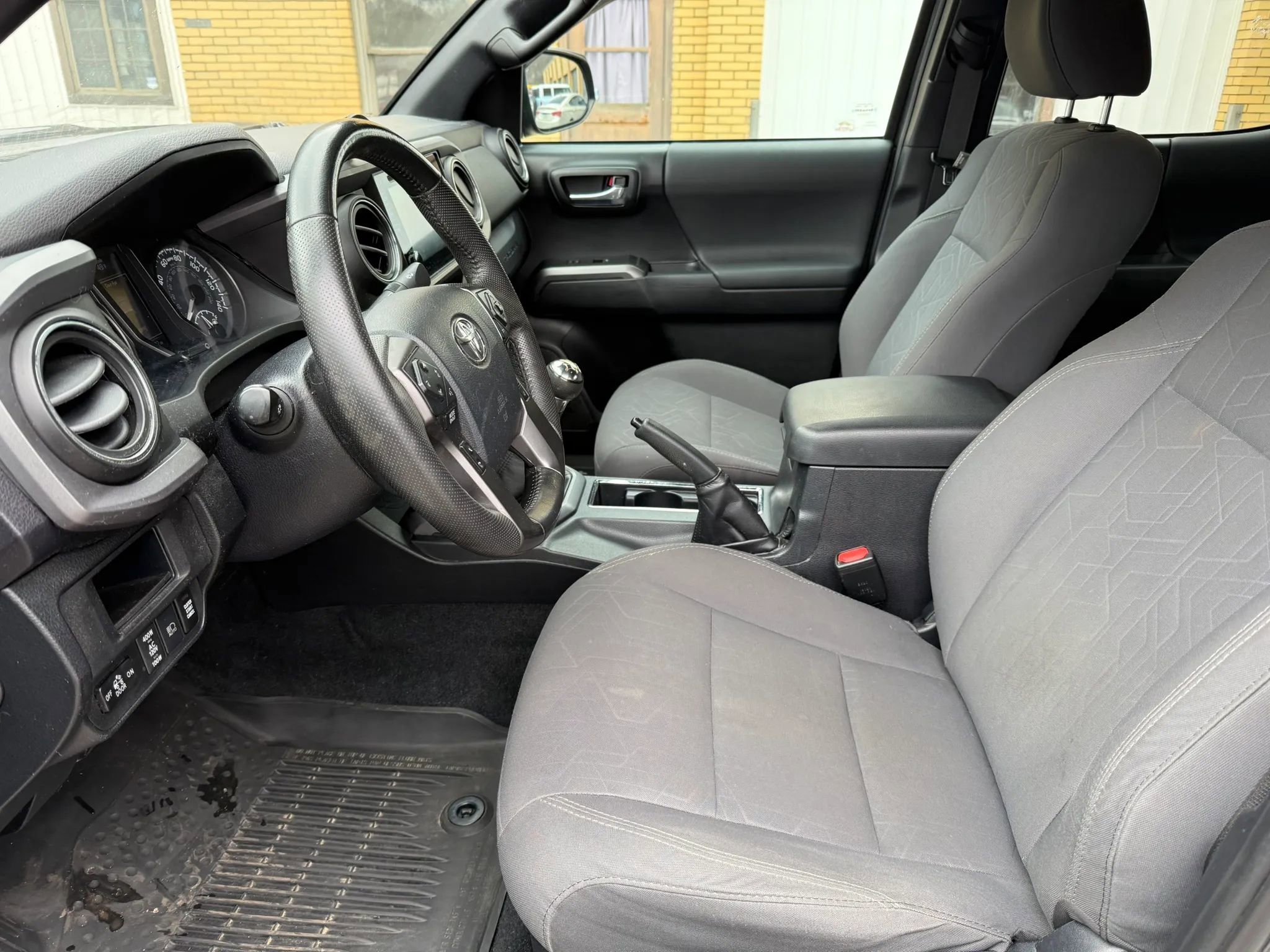 Used 2019 Toyota Tacoma TRD Sport image 13