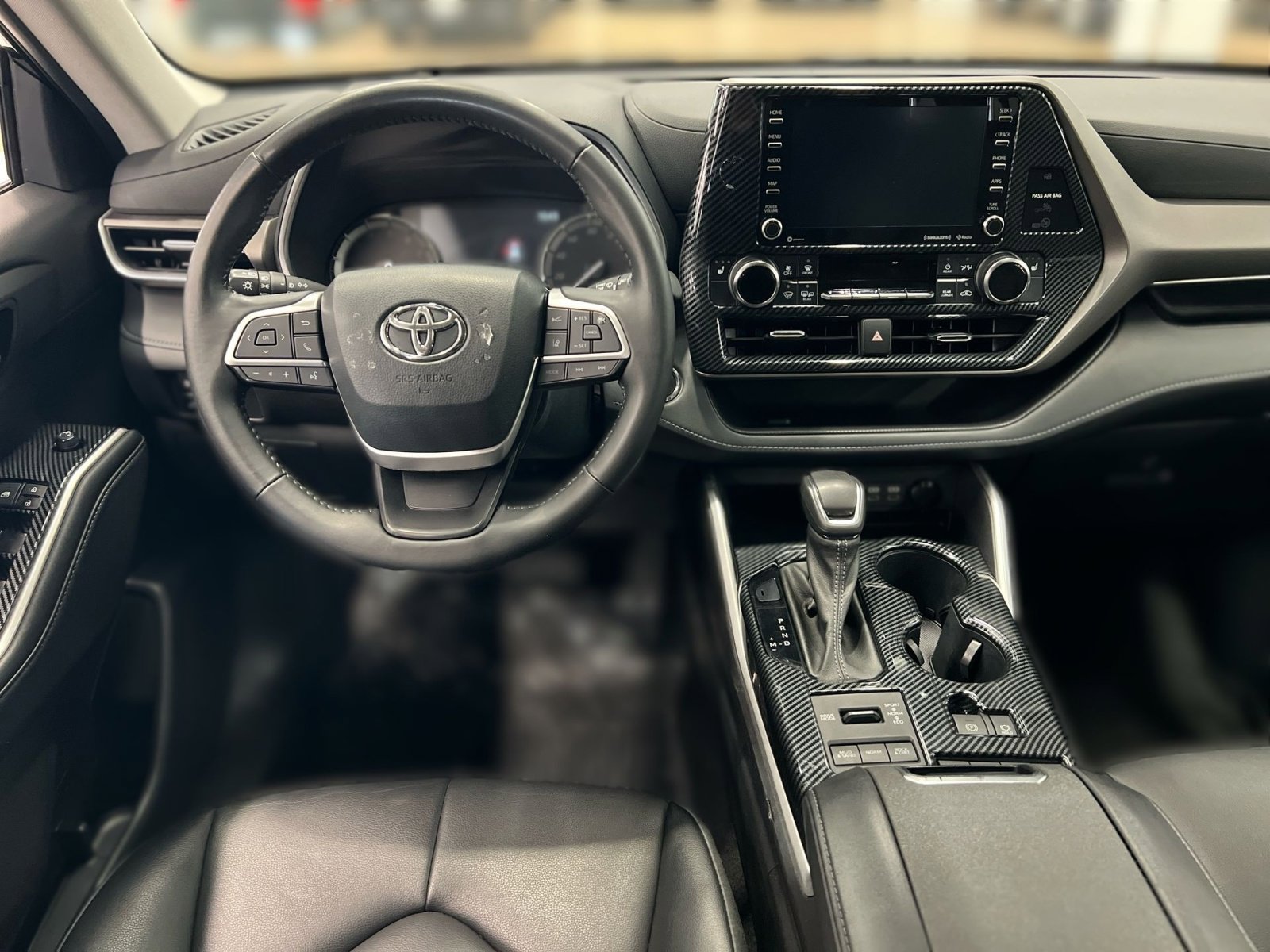 Used 2022 Toyota Highlander XLE image 18