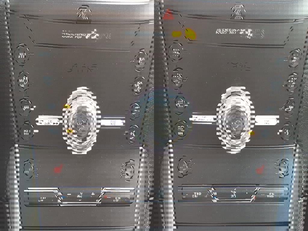 Used 2020 Ford Edge Titanium image 20