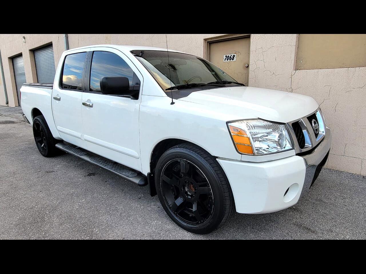 Used 2007 Nissan Titan SE image 11