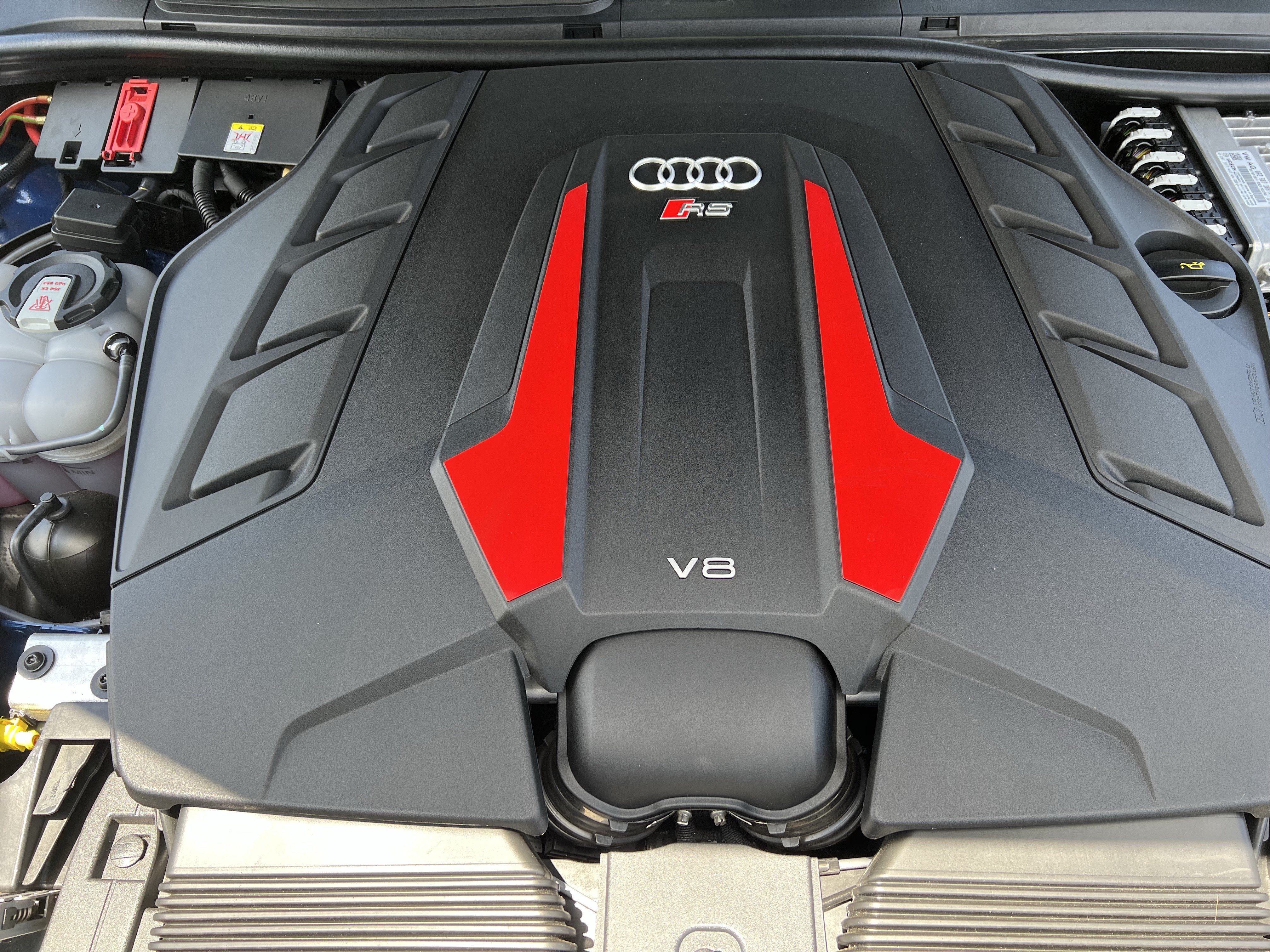 Certified 2025 Audi RS Q8 performance AWD/4WD image 36