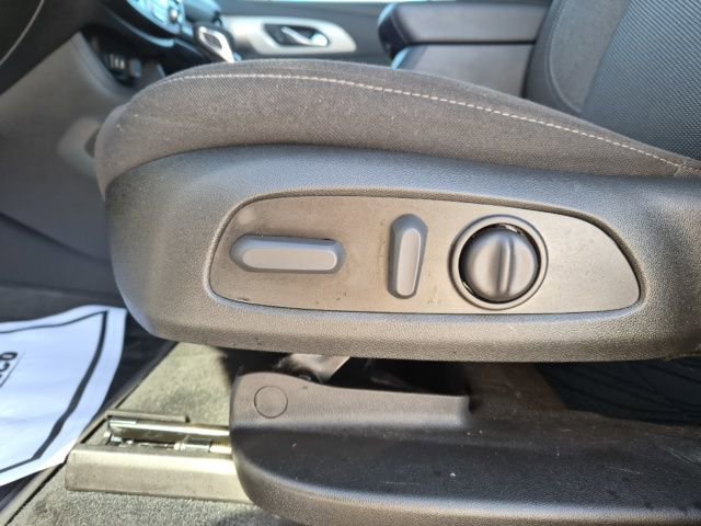 Used 2023 Chevrolet Traverse LT image 18