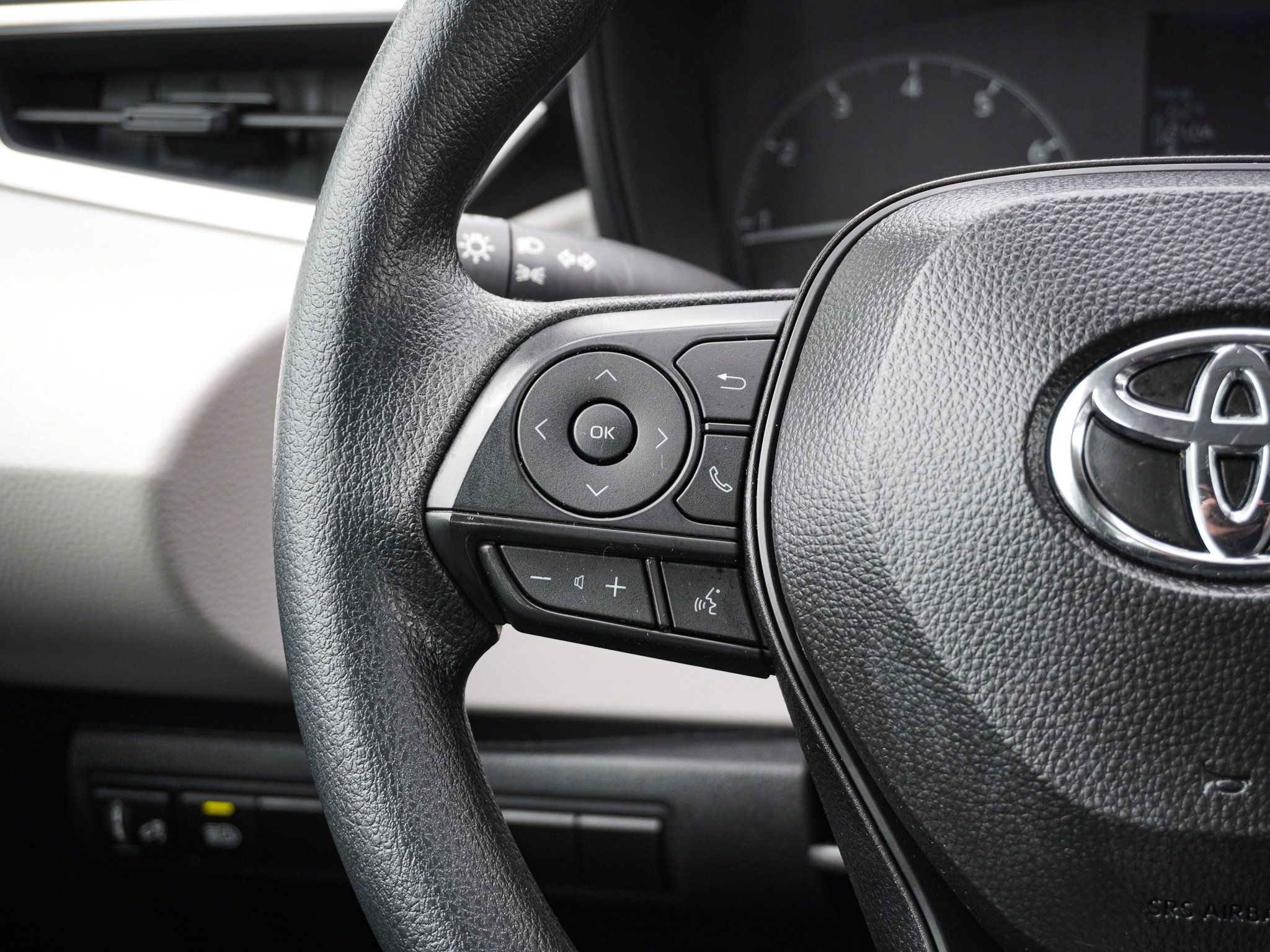 Used 2025 Toyota Corolla LE FWD image 19