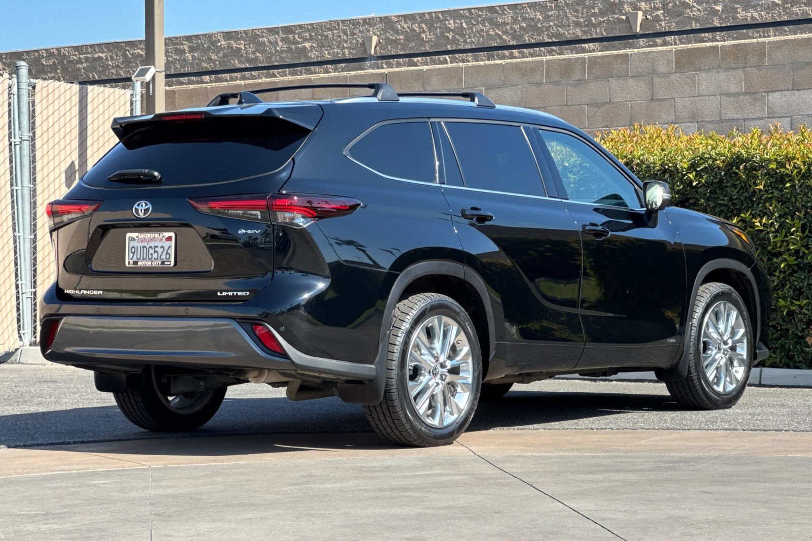 Used 2025 Toyota Highlander Limited AWD/4WD image 4