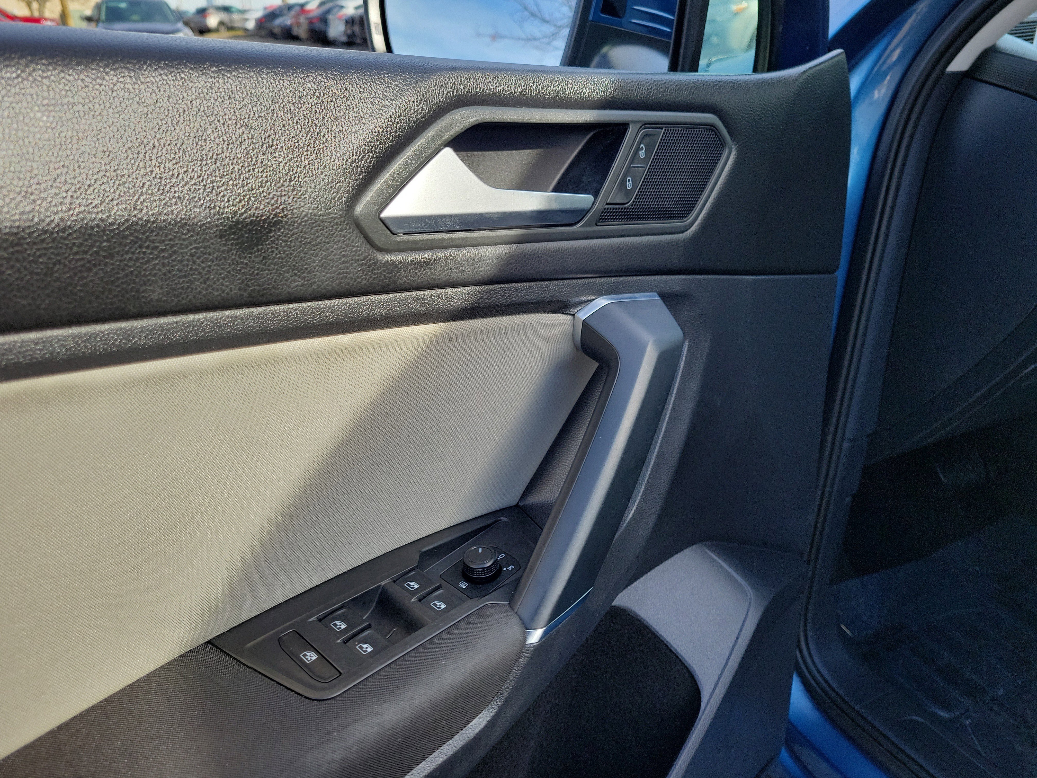 Used 2020 Volkswagen Tiguan S image 18