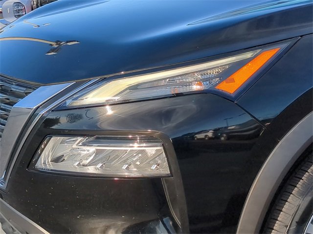 Used 2023 Nissan Rogue SV image 10