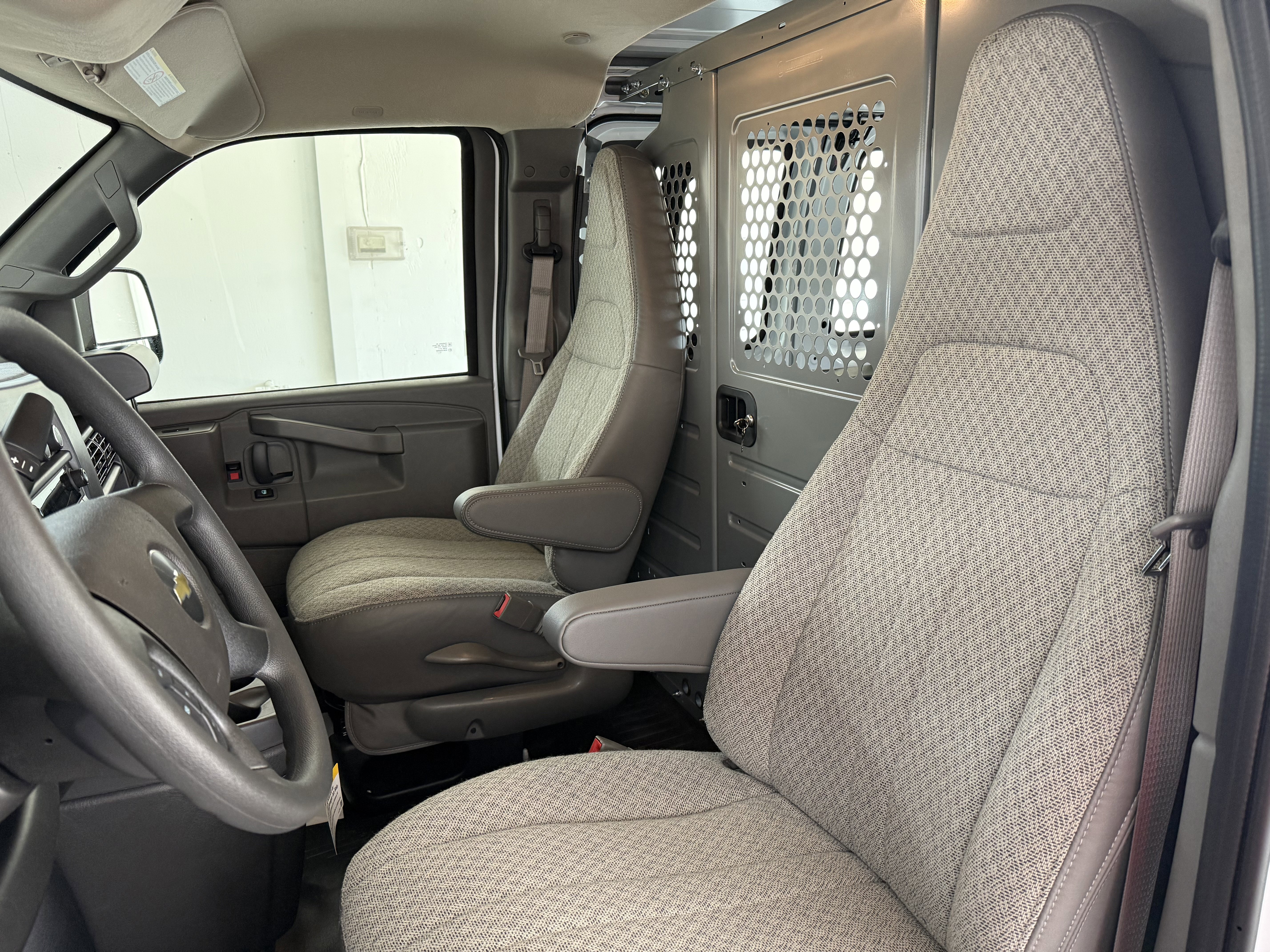 New 2025 Chevrolet Express 3500 w/ Driver Convenience Package image 13