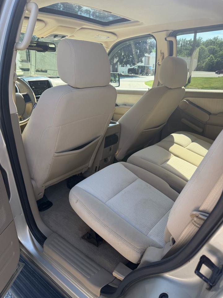 Used 2007 Ford Explorer XLT AWD/4WD image 10