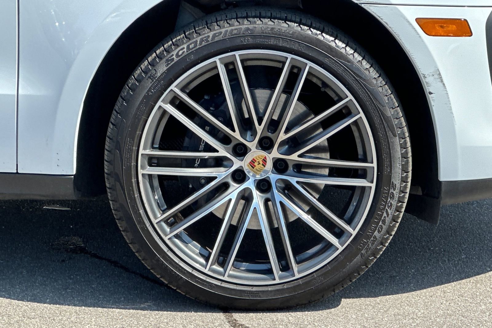 Used 2025 Porsche Macan image 42