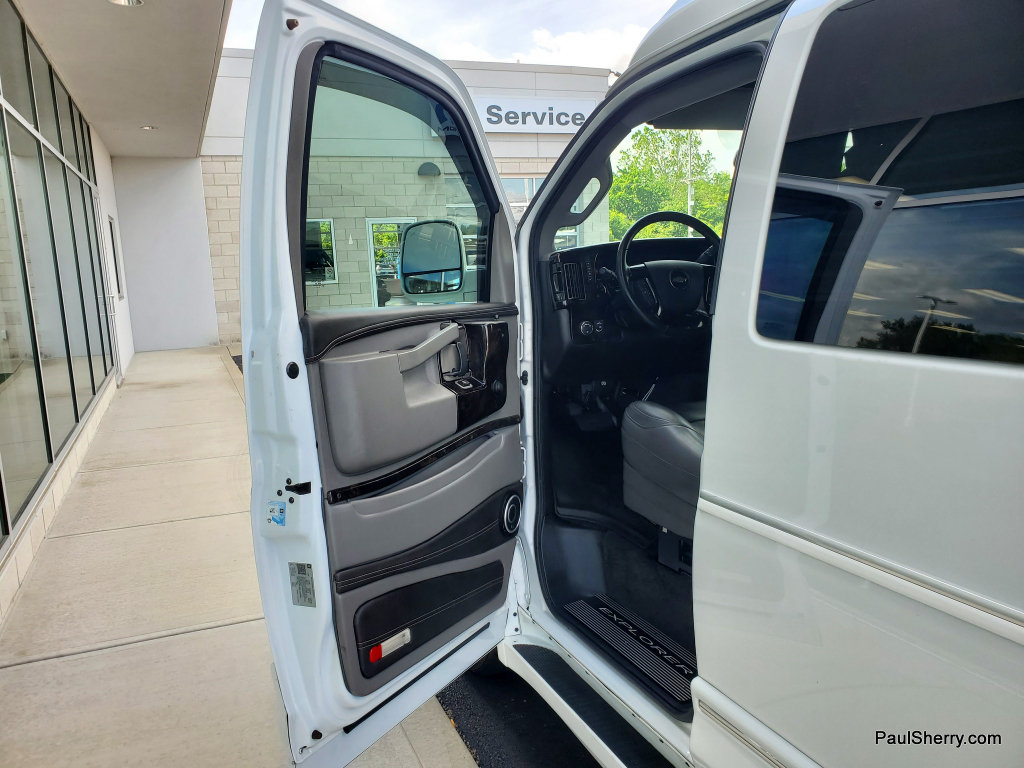 Used 2020 Chevrolet Express 2500 w/ Enhanced Convenience Package RWD image 37