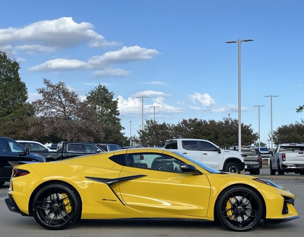 New 2027 Chevrolet Corvette Z06 w/ Stealth Interior Trim Package RWD image 3