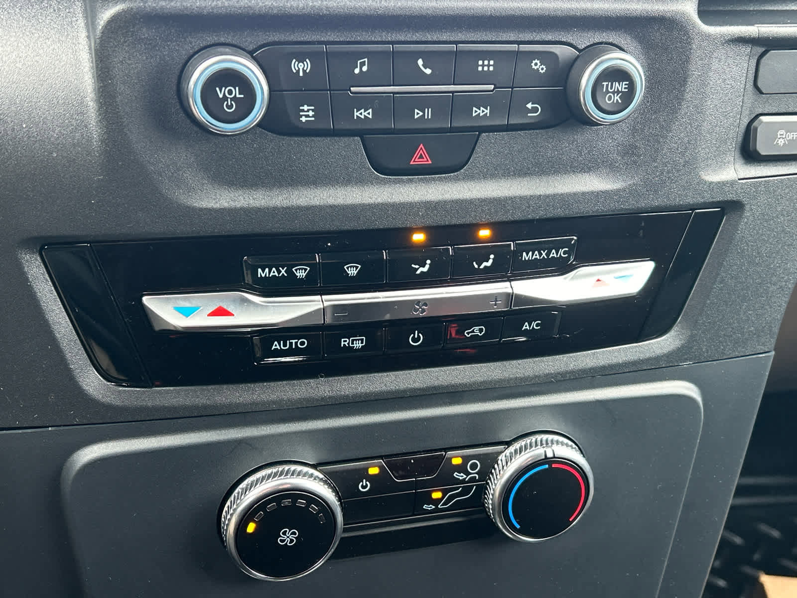 New 2026 Ford Explorer w/ Ready For The Road Package image 33