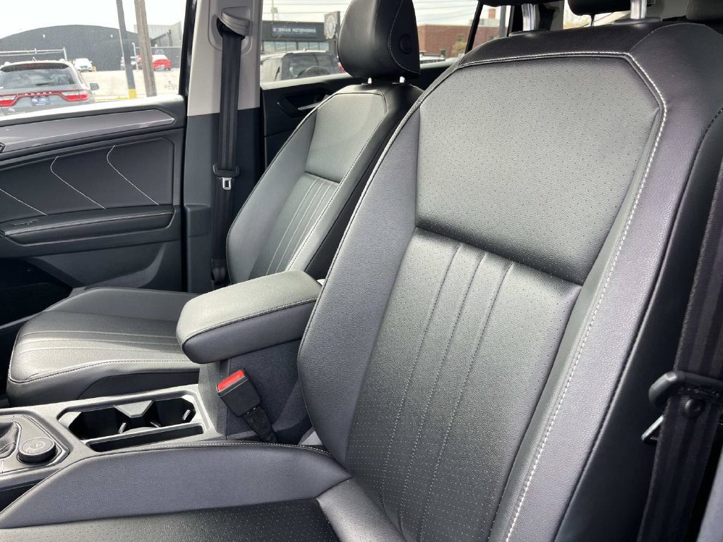 Used 2024 Volkswagen Tiguan SE AWD/4WD image 29