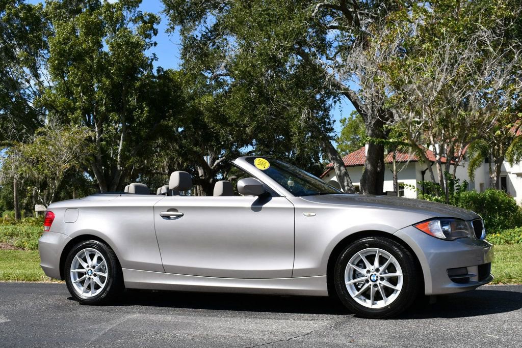 Used 2011 BMW 128i Convertible image 8