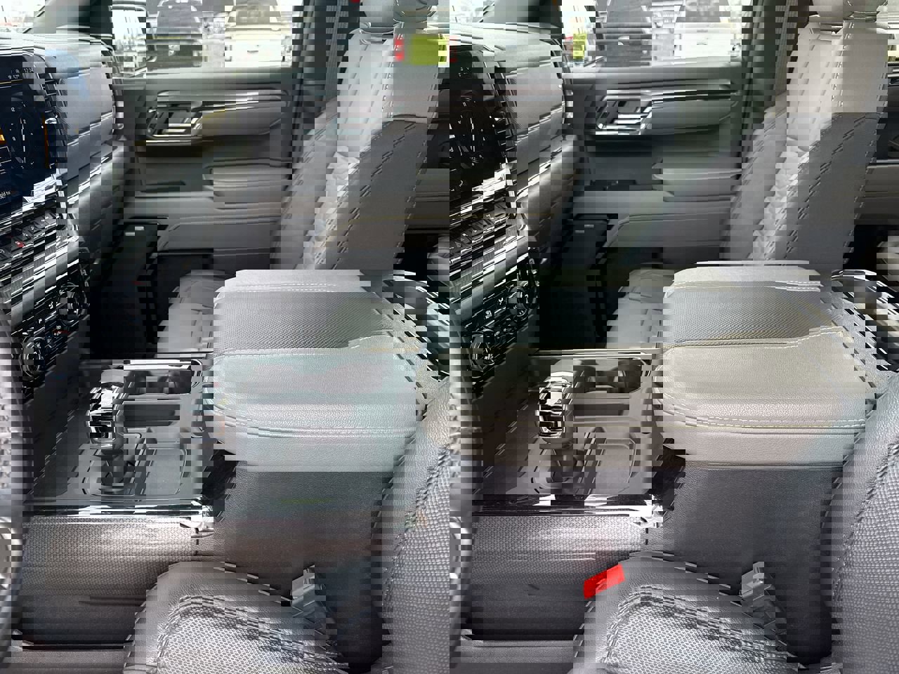 Used 2024 Chevrolet Silverado 1500 ZR2 w/ Technology Package image 25