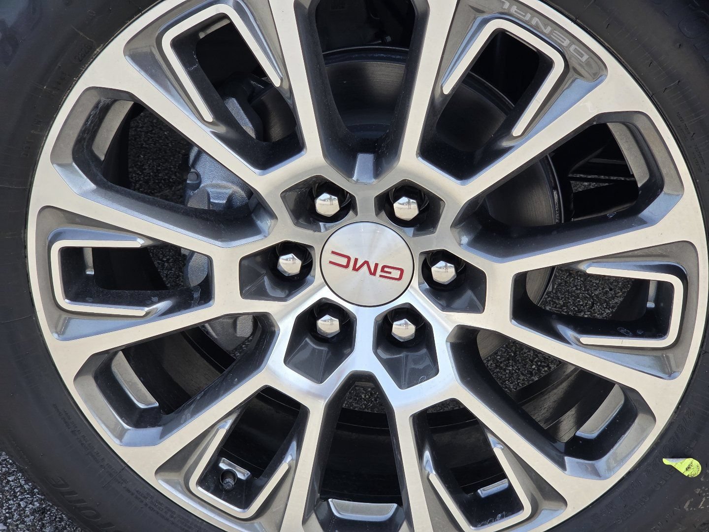 New 2026 GMC Yukon Denali w/ Sun & Power Step Package AWD/4WD image 14