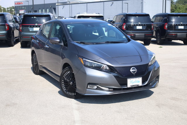 Used 2025 Nissan Leaf SV Plus FWD image 2