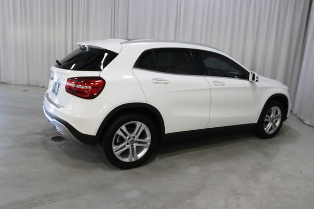 Used 2020 Mercedes-Benz GLA 250 4MATIC w/ Premium Package image 30