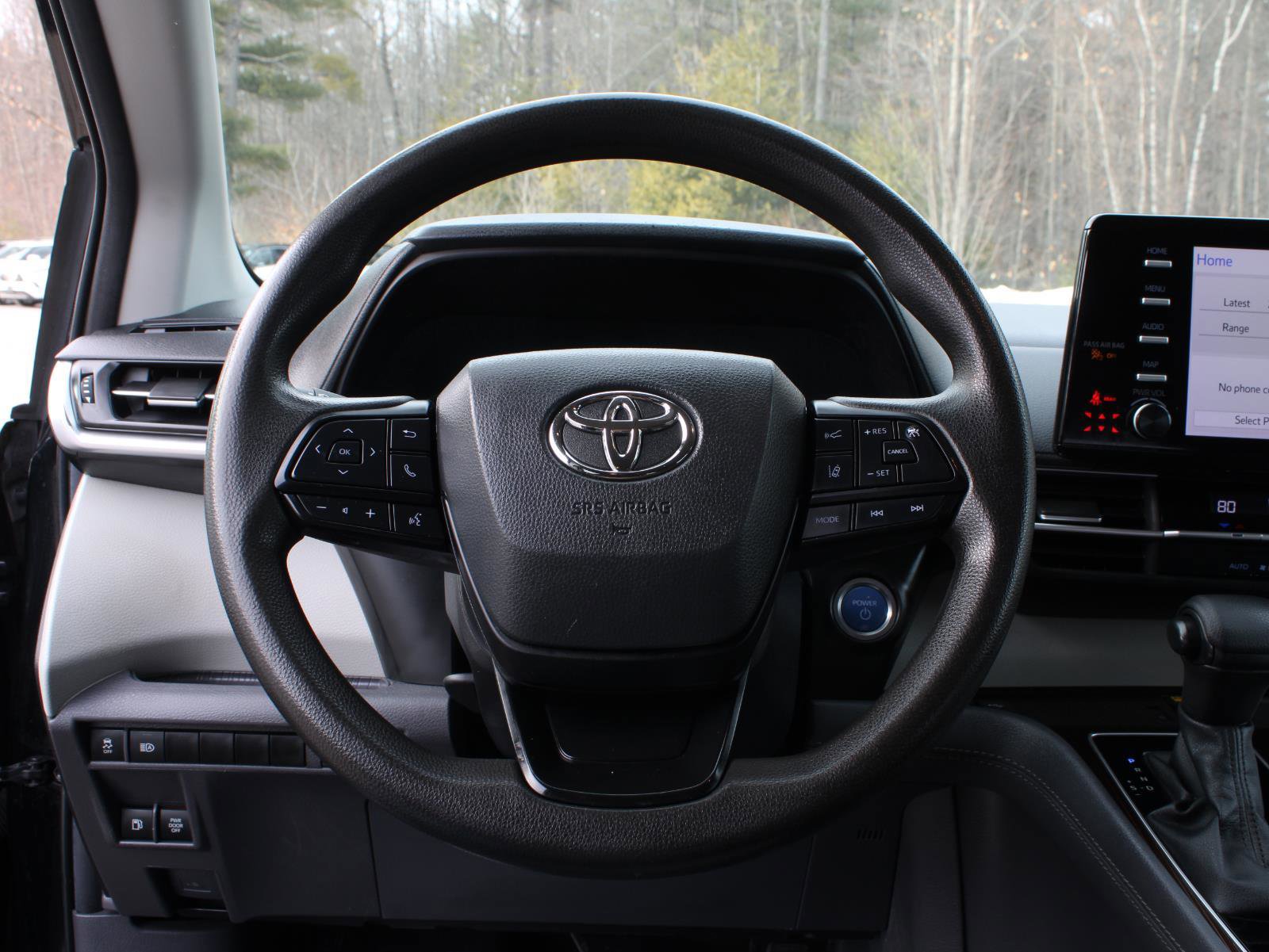 Used 2024 Toyota Sienna LE w/ LE Plus Package image 9
