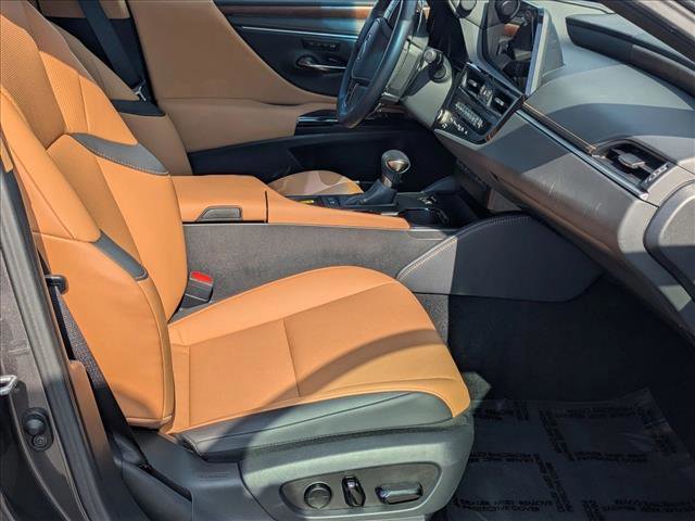 Used 2024 Lexus ES 300h w/ Premium Package image 20