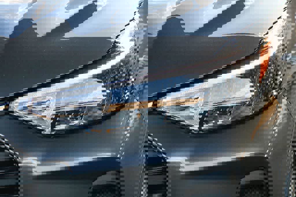 Used 2024 Ford Escape ST-Line w/ Cold Weather Package image 4