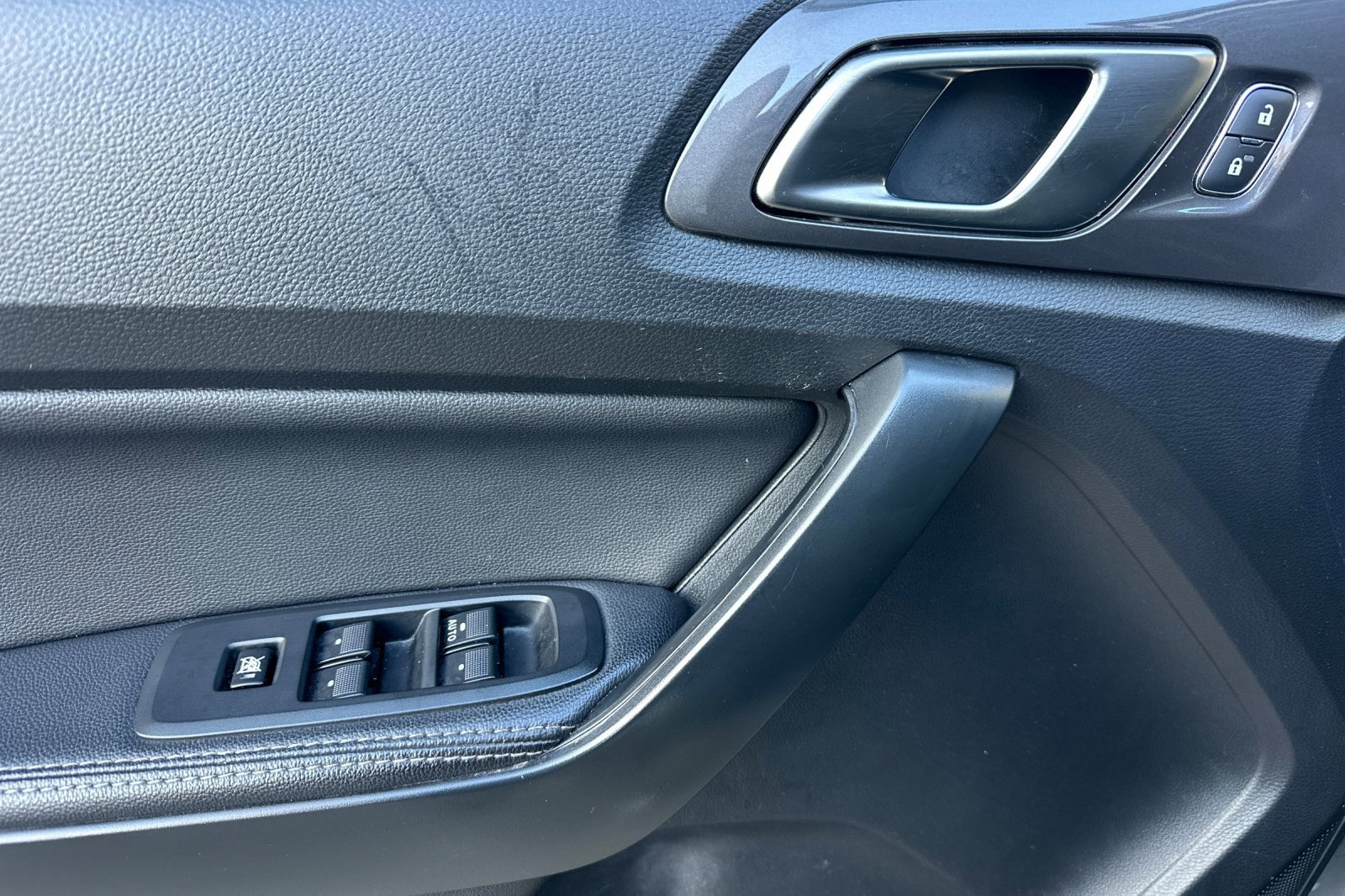 Used 2021 Ford Ranger Lariat w/ Equipment Group 501A High image 11