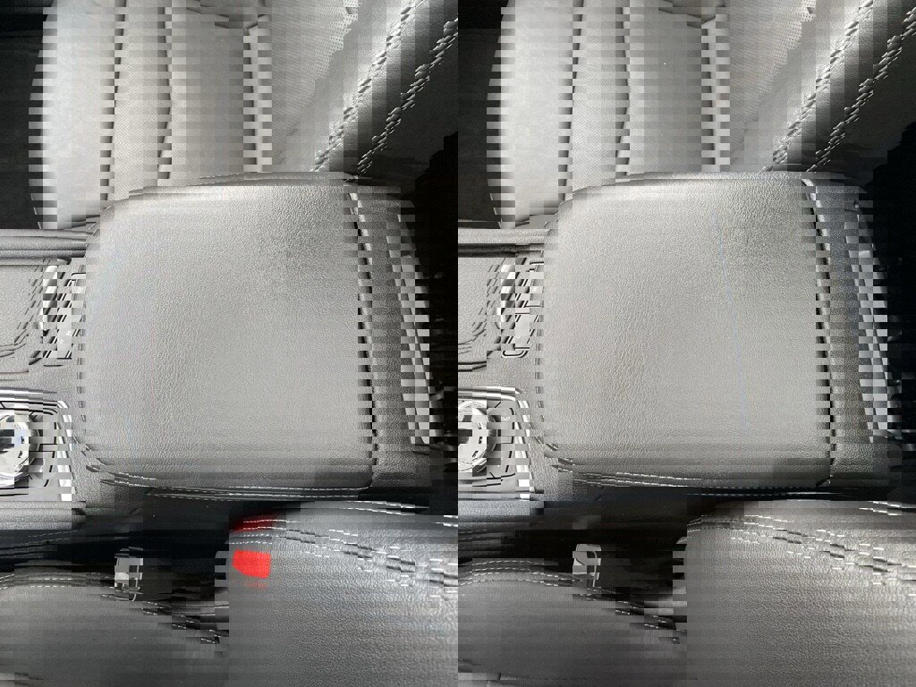 Used 2025 Cadillac XT5 Premium Luxury image 35