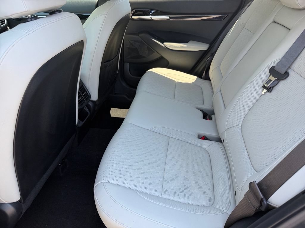 Used 2022 Kia Seltos SX w/ Sunroof Package AWD/4WD image 13