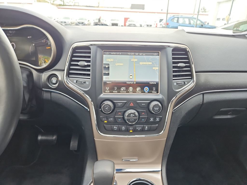 Used 2017 Jeep Grand Cherokee Limited image 16