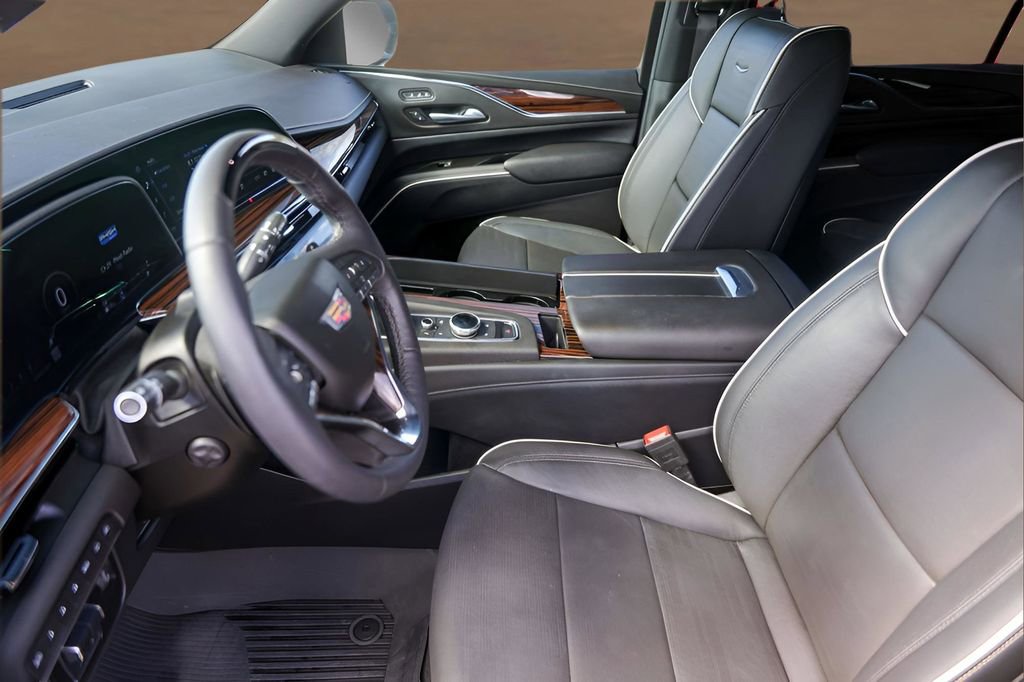 Used 2024 Cadillac Escalade ESV Premium Luxury w/ Performance Package image 9