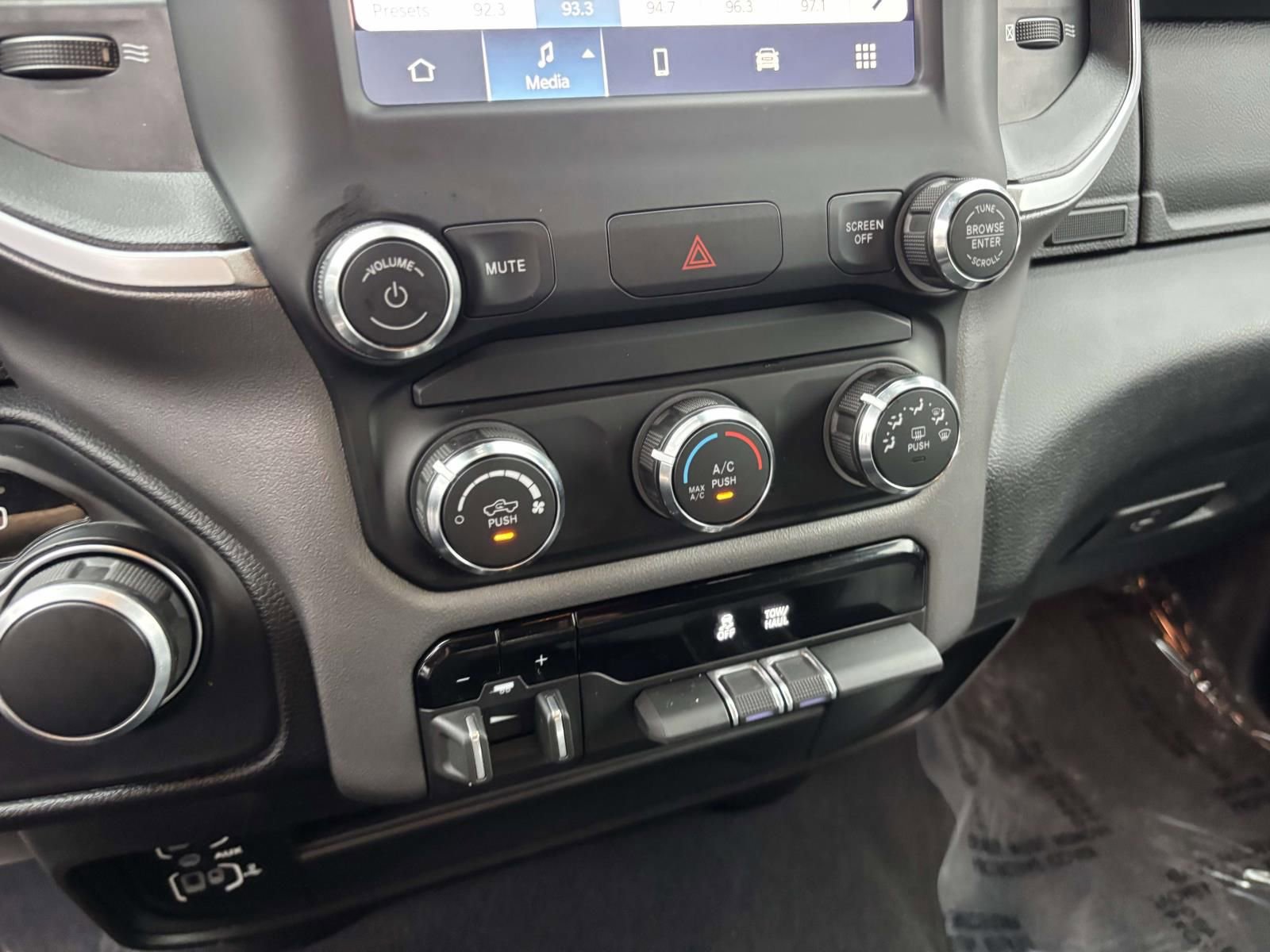 Used 2024 RAM 2500 Big Horn image 24