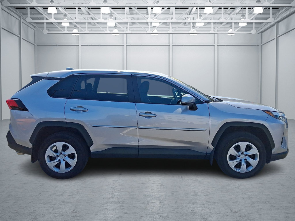 Used 2024 Toyota RAV4 LE AWD/4WD image 10