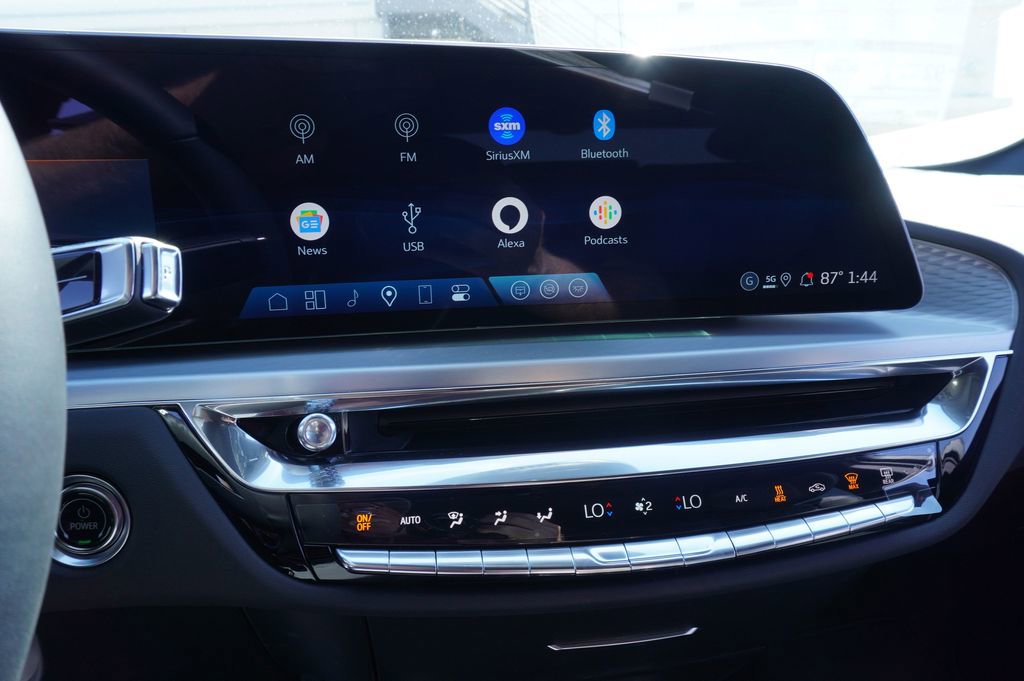 New 2025 Cadillac Lyriq Luxury image 19