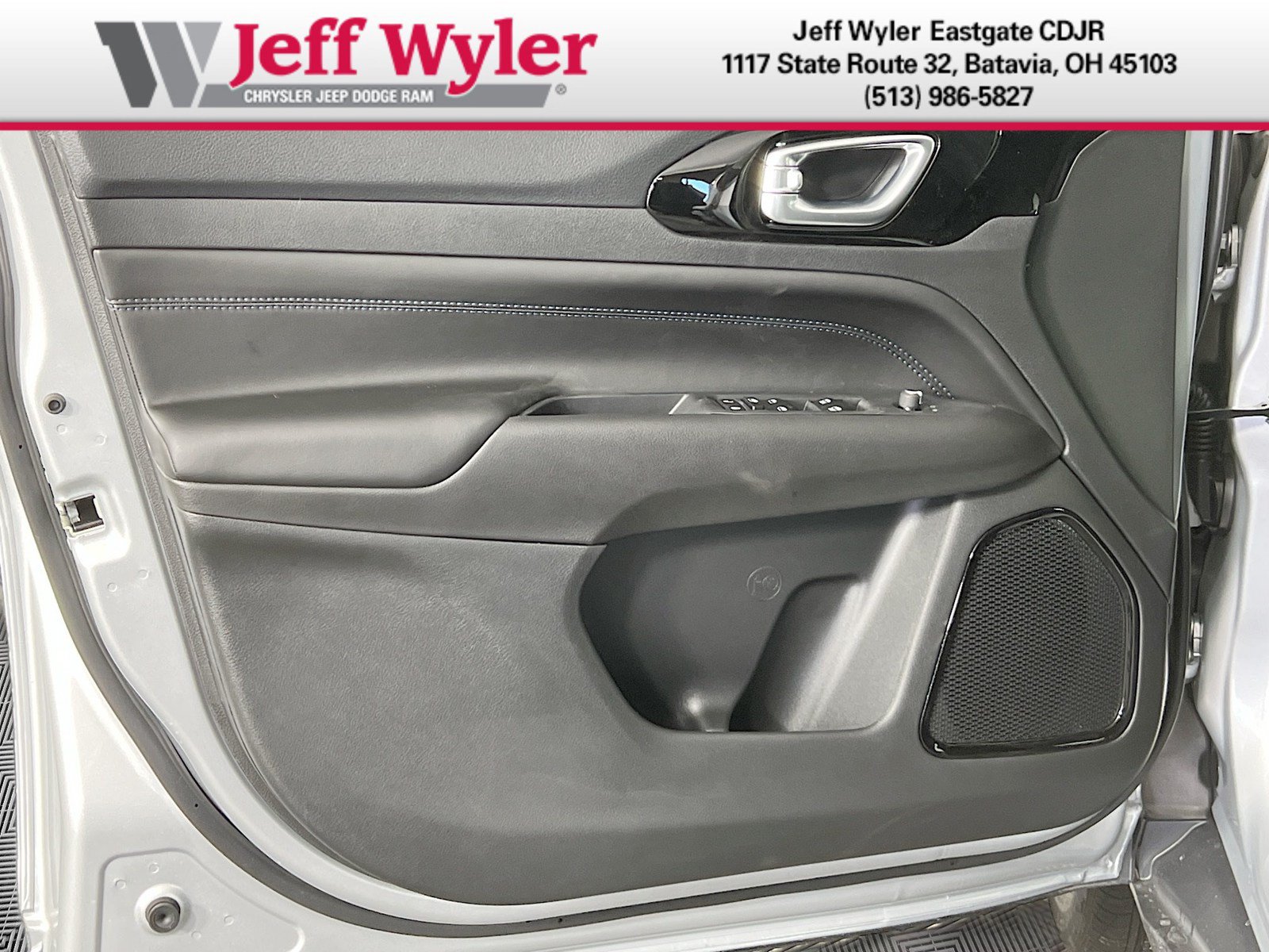New 2026 Jeep Compass Latitude AWD/4WD image 19