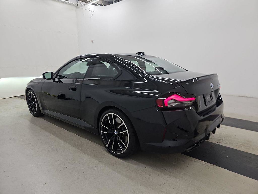 Used 2025 BMW M240i Coupe RWD image 3