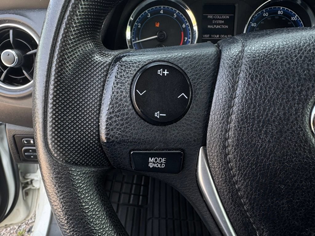 Used 2017 Toyota Corolla LE FWD image 23