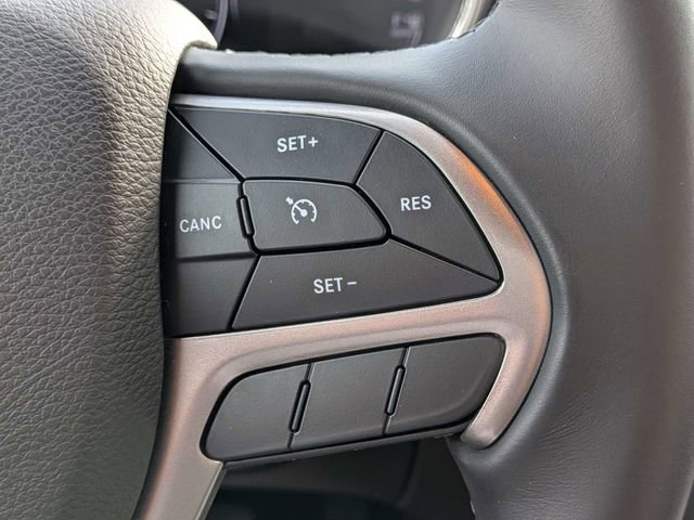 Used 2022 Jeep Grand Cherokee Laredo E RWD image 25