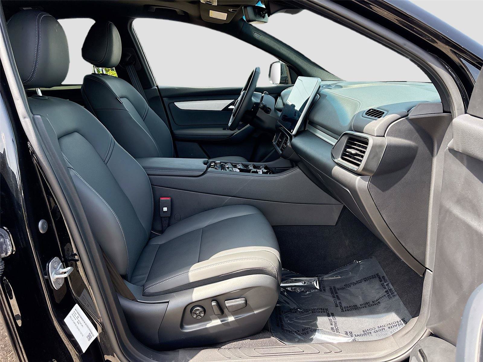New 2025 VinFast VF 8 Plus AWD/4WD image 28
