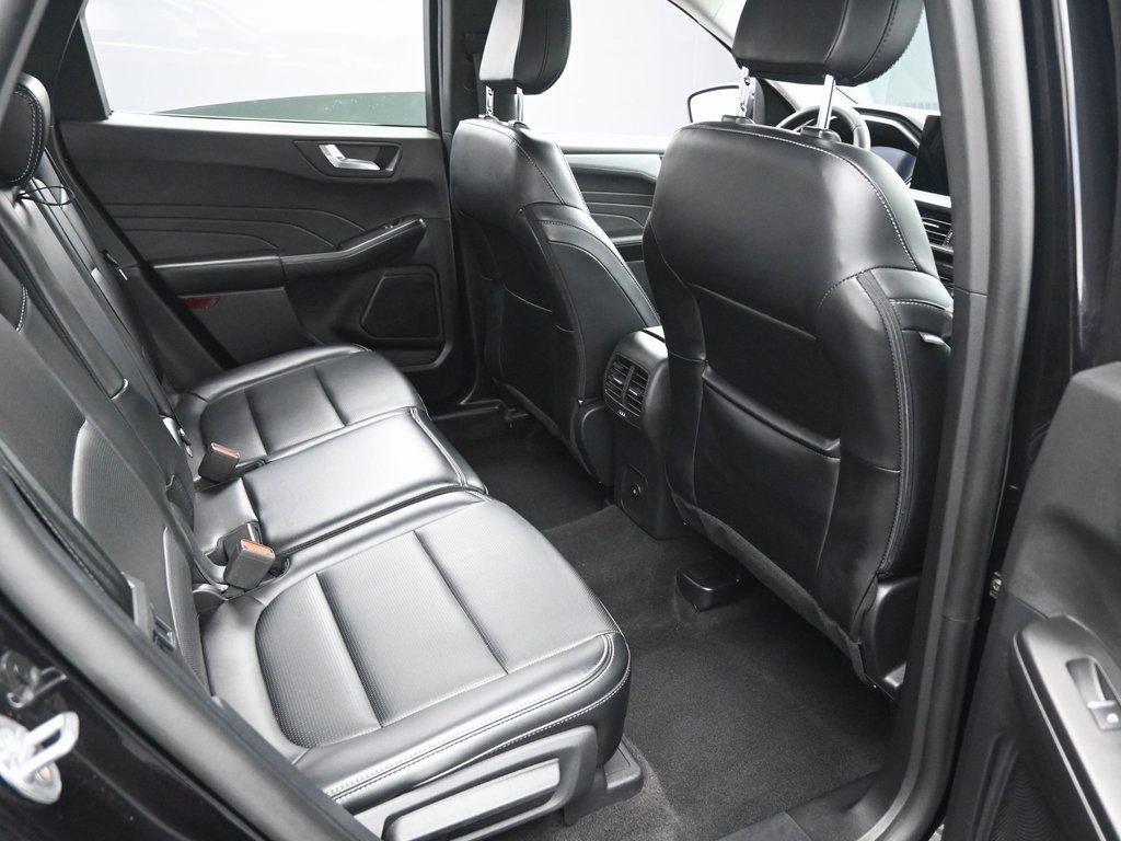 Used 2025 Ford Escape Platinum image 29