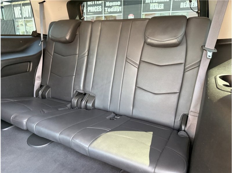 Used 2017 Cadillac Escalade Premium Luxury RWD image 24