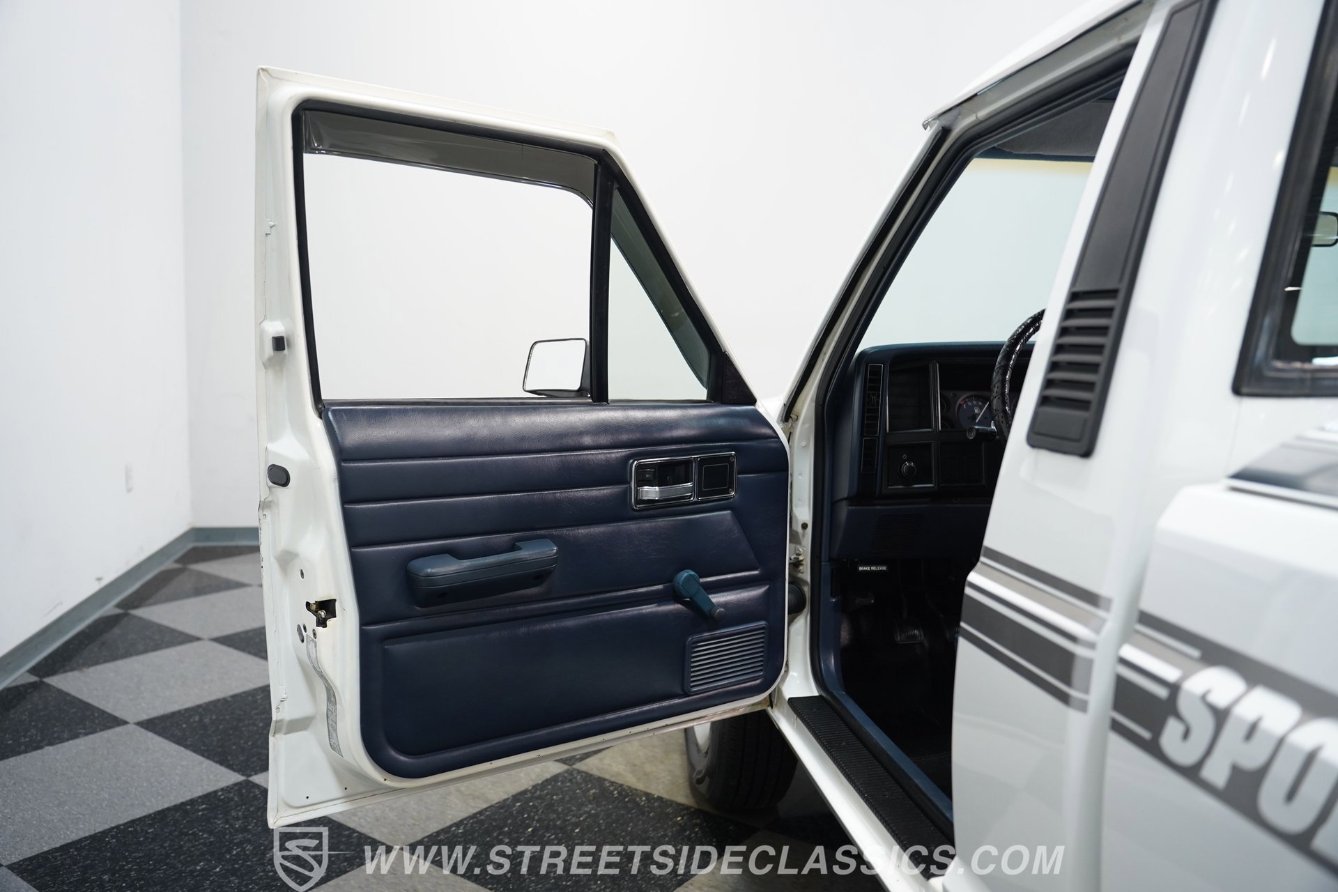Used 1989 Jeep Comanche 2WD image 36