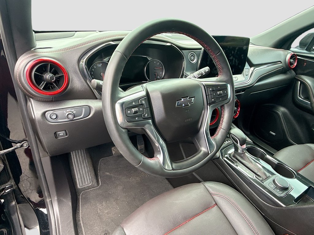 Used 2025 Chevrolet Blazer RS w/ Driver Confidence II Package FWD image 12