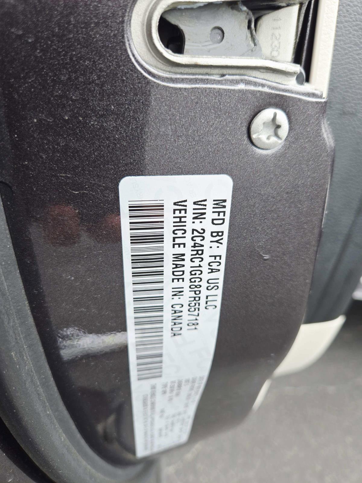 Used 2023 Chrysler Pacifica Limited FWD image 44