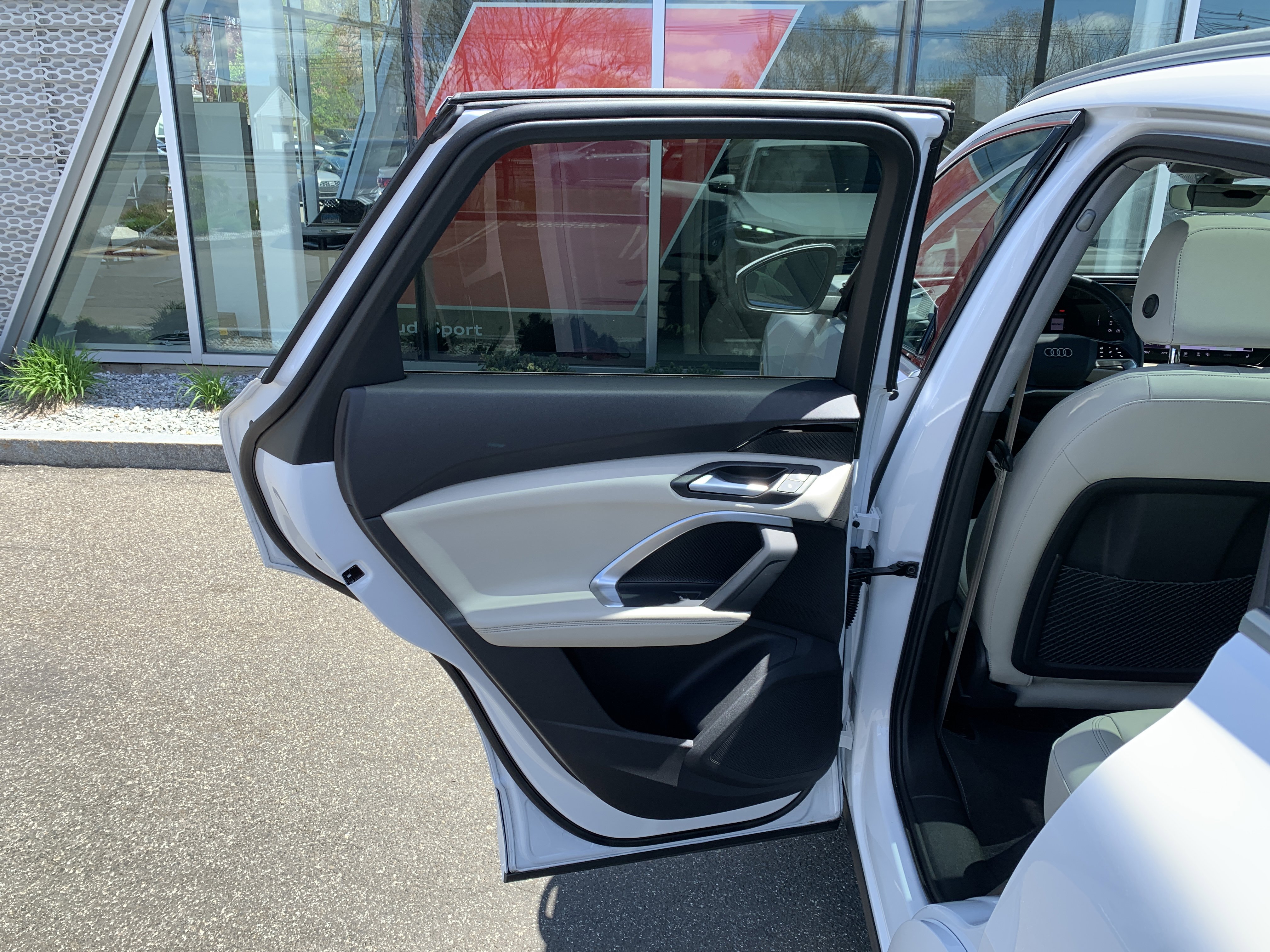 Certified 2025 Audi Q5 Premium w/ Convenience Package AWD/4WD image 13