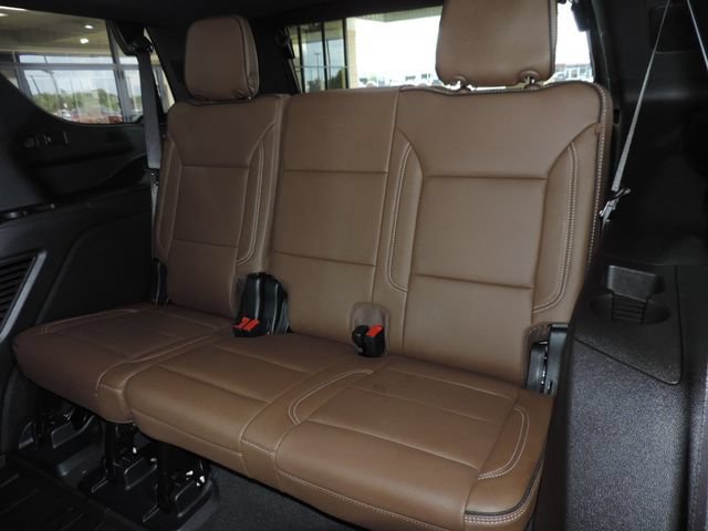 Used 2026 Chevrolet Tahoe High Country RWD image 25