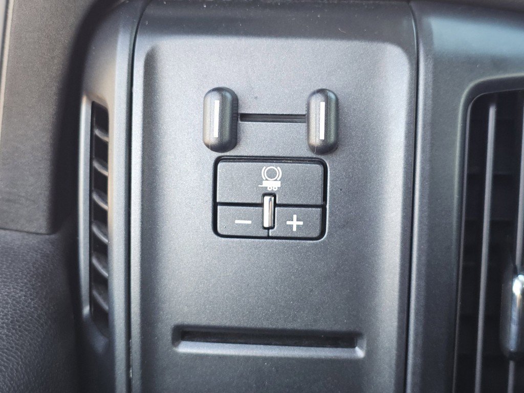 Used 2018 Chevrolet Silverado 3500 W/T image 16