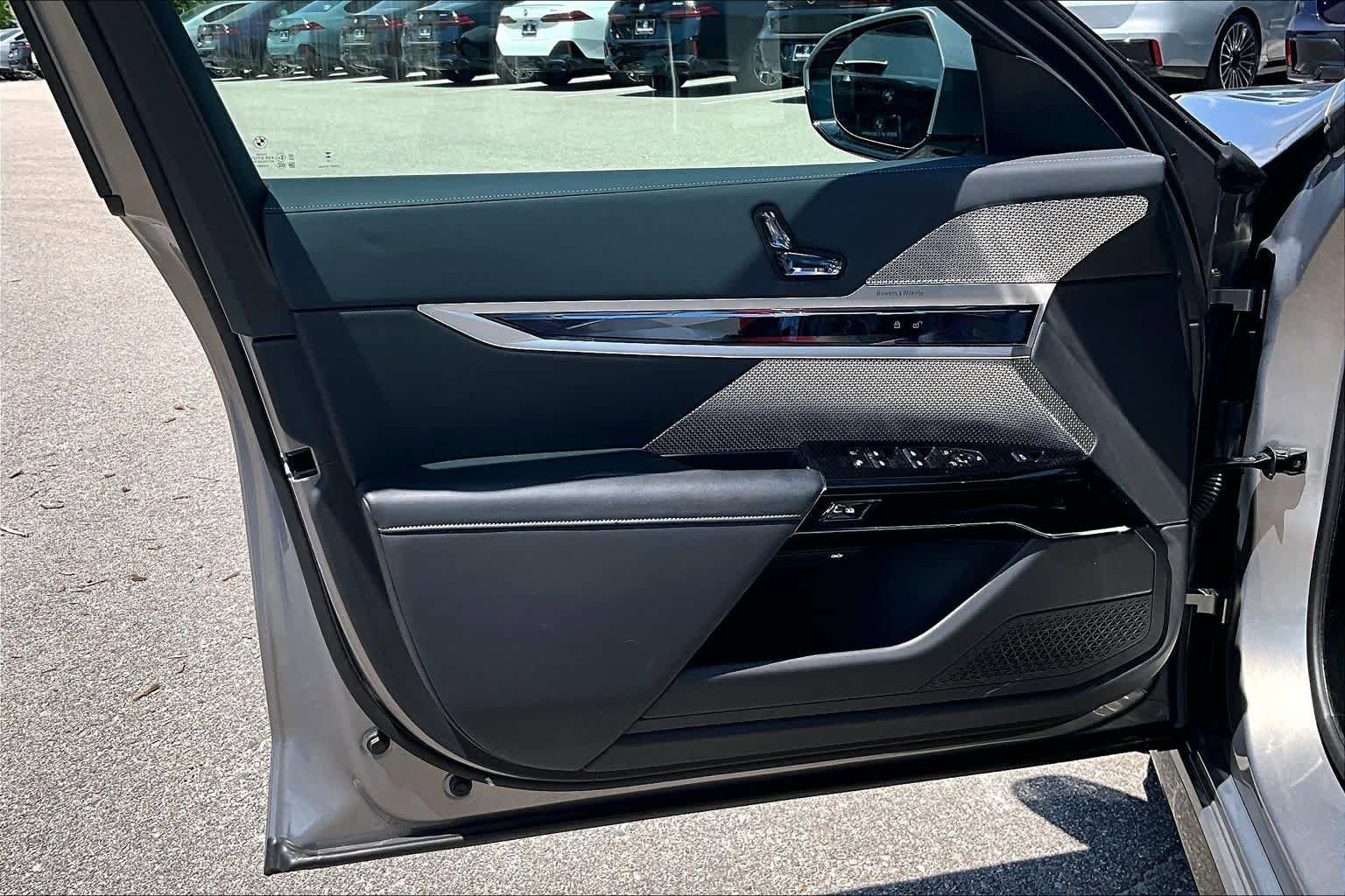Certified 2025 BMW 740i RWD image 23